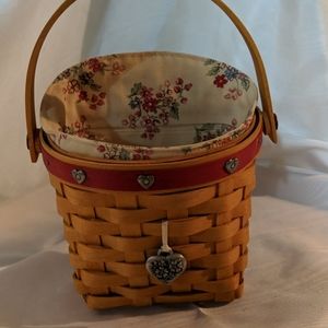 2001 Sweetheart red Love Notes basket